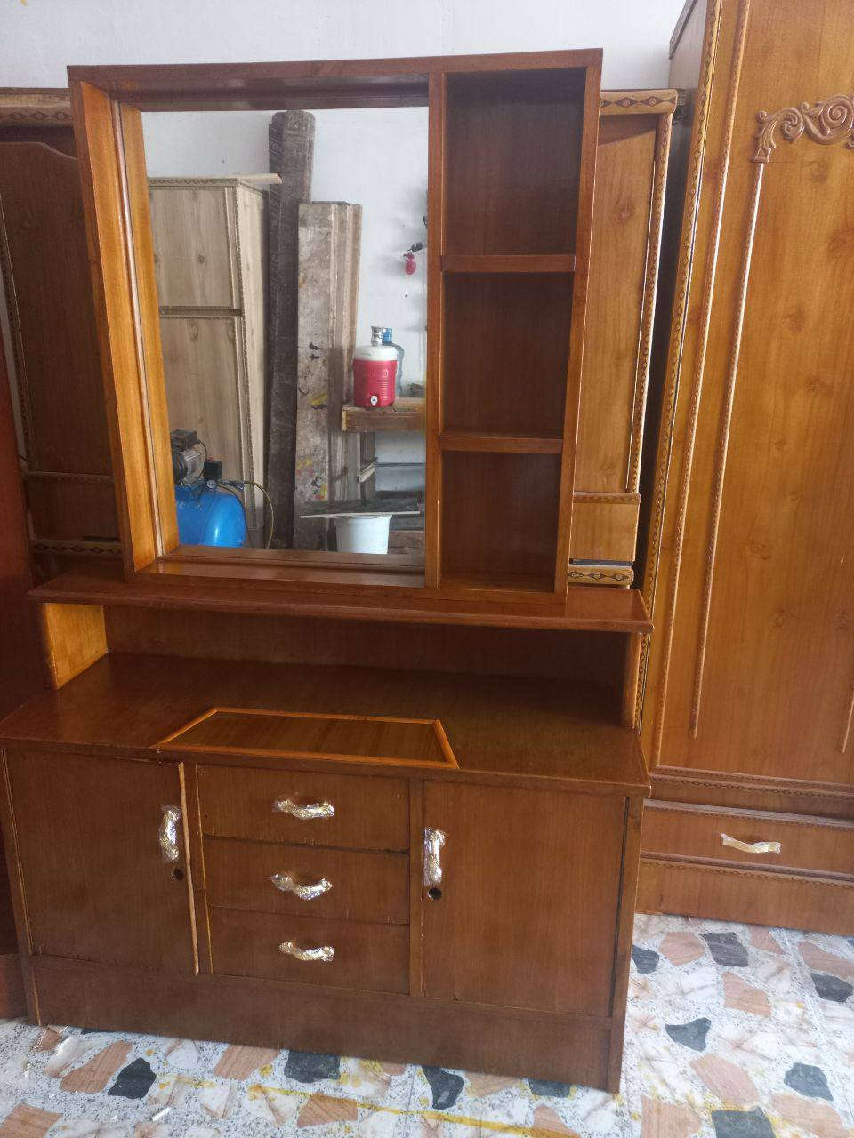 غرفه خمسه باب مستخدمه جاهزه صبغ وتلميع ويدات كله جديد للإستفسار اكثر مراسله الصفحه او الاتصال متوفر واتساب ***********
