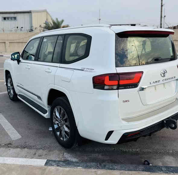 تيوتا لاندكروز موديل 2024 شركه ساز ام ضمان بعده بل ضمان المتدد اصل
ماشيه 32 الف  
رقم أربيل  
الموصفات لمتدد اصل 
أربع كامرات 
فول 
كفالة السعر 725 بيه مجال 
تنفس طبيعي 
مكان سياره بصره لاستفسار ***********
