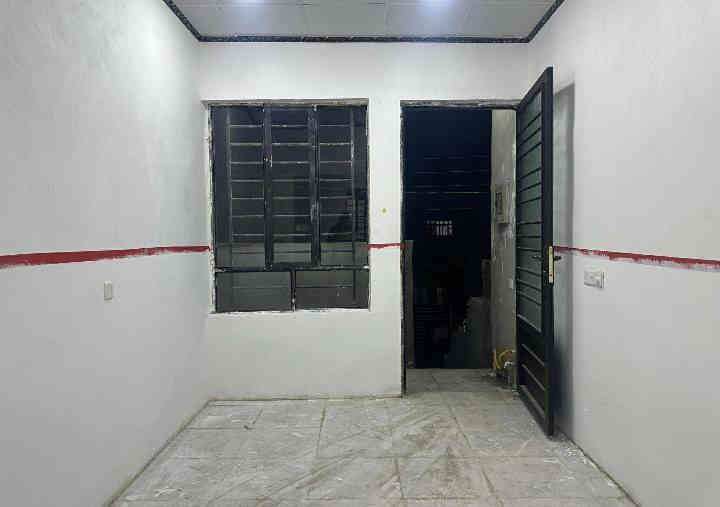 شقة زيرو للايجار في حي سومر
مساحة 100 متر 
 قرب مطعم سومر ومجمع مدارس 
 تتكون من : 
غرفة نوم وصالة واستقبال ومطبخ وخدمات 
سعر الايجار 250 ألف
للاستفسار الاتصال على الارقام :
***********
***********
***********
