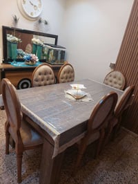 ميز طعام • جديد • شقق زيونة