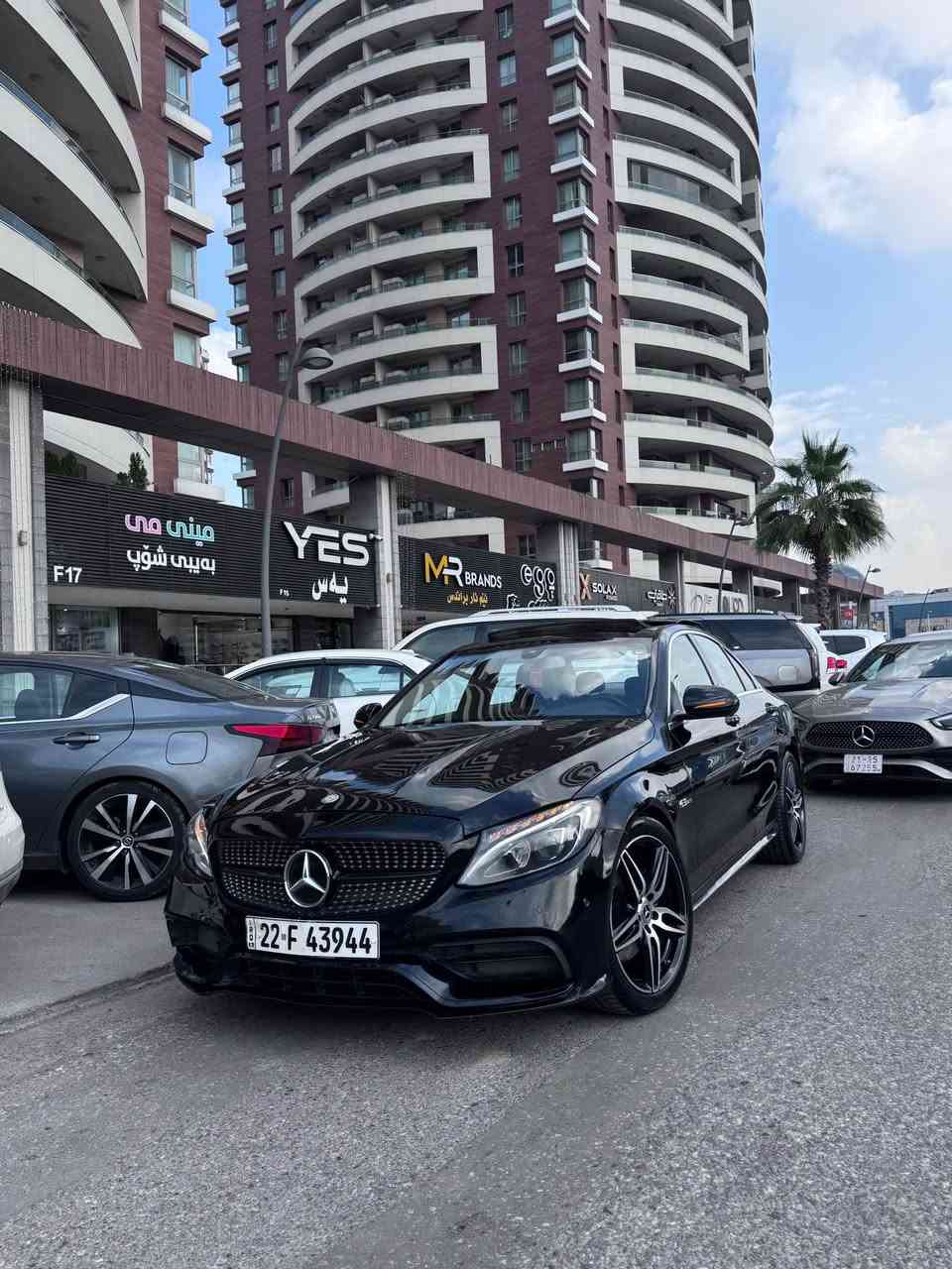 السلام عليكم 
مرسيدس c300 موديل 2016.. رقم اربيل الجديد السيارة حادثها جدا بسيط فقط بنيد محدث ومصبوغ وطرف الجاملغ.. دبل ماوس فول اعلى مواصفات بفئتها.
عليها كت كامل حتى الويل AMG  كير ومحرك وتبريد ممتازات.
للبيع ب220 وبيهه مجال او المراوس بسيارة سعر اقل محتاج فرق وحسب الرغبة.
الاتصال على رقمي ***********
الموقع بغداد المنصور او الدورة. بغداد, العراق
