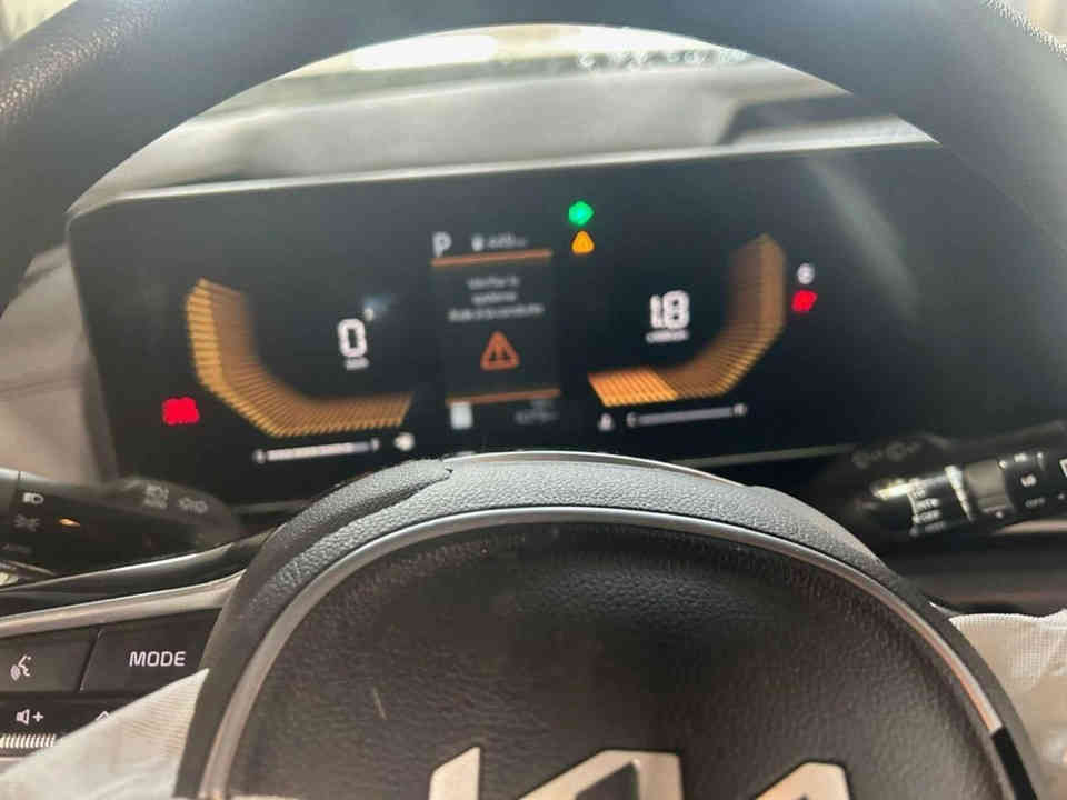 كيا كرنفال 2025 

حره بدون رقم 
مكان بصره 
جاهزه حاليا 

مواصفات عاديه 
بصمه شاشه دجتال 
فول رادار
حساس امامي خلفي 

تبديل بنيد ودعاميه فقط نفس اللون
بدون صبغ 
السعر 

285

***********
واتساب
