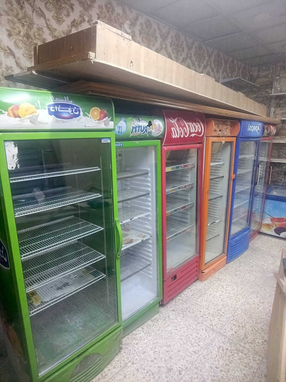 سلام عليكم متاح عوارض عموديه العدد سته زائد مجمده بطحيه نضيفات وتبريدهن خير من الله شرط تفحص برودتهن وتاخذهن مكاني بغداد الشعله شراي يتصل رقم ***********
