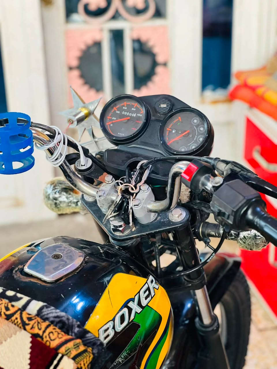 سلام عـليكم بوكسر موديل 21 ‘ كلك للبيع عنوان كربلاء عطيشي ' رقمي *********** ‘
سعر 550 وبيه مجال '
