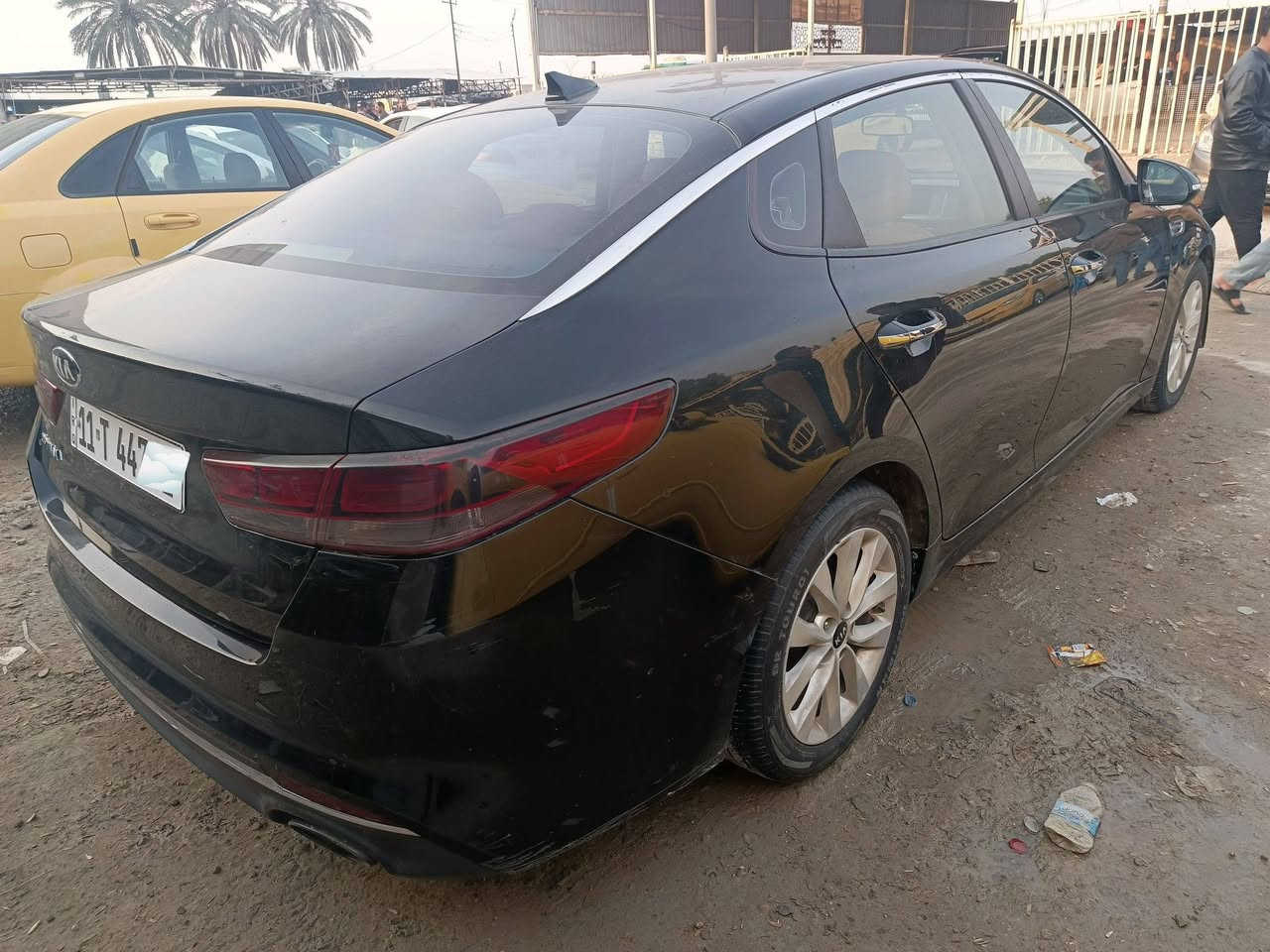 السلام عليكم للبيع كيه اوبتمه 2018وارد أمريكي مكينه 2400لاتبخير ولا شي كير جديد حداديه جديده تخم تاير كله جديد منضومه غاز وزنون كله جديد وجاهز كهربائيات كله جديده ماشيه 40الف سياره رقم بغداد تحويل ثاني يوم سياره مواصفات بيه رادار وشاشه كبيره وكامره دوار وبعد بيه مواصفات سياره حادث امريكه بيه جاملغ وبنيد بدون دواخل وبيه رش نص جاملغ جه ثانيه وتبديل باب الصدر أصلي هاي تفاصيله مكلف بل نشر  سعره 
سعره ب 123وبيه مجال بصيط مكانه الديوانيه للستفسار الاتصال عله رقم ***********
