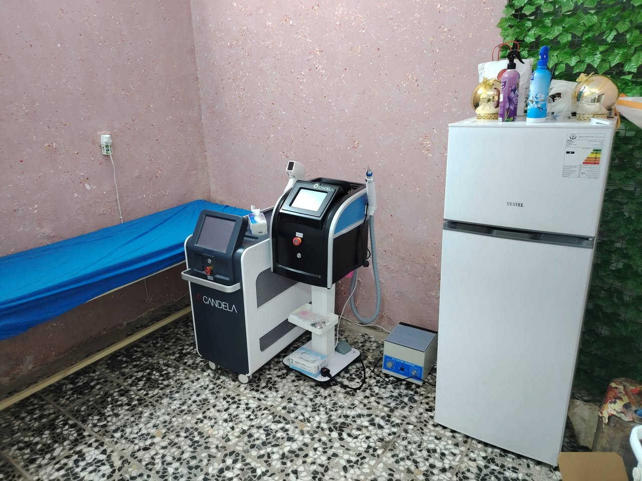 سلام عليكم من رخصت مدير الكروب المحترم عندي مركز تجميل البيع او شريكه  بس تكون عدها خبر بل تجميل تدخل بي والمكان بي زبان وبنص مجمع طبي يرهم هم بيع ويرهم شراكه المكان بغداد سبع قصور  يم سوك  ونص منطقه شعبيه وهذا رقمي *********** الي يحب يتواصل هذا رقمي وانطي كافت تفاصيل
