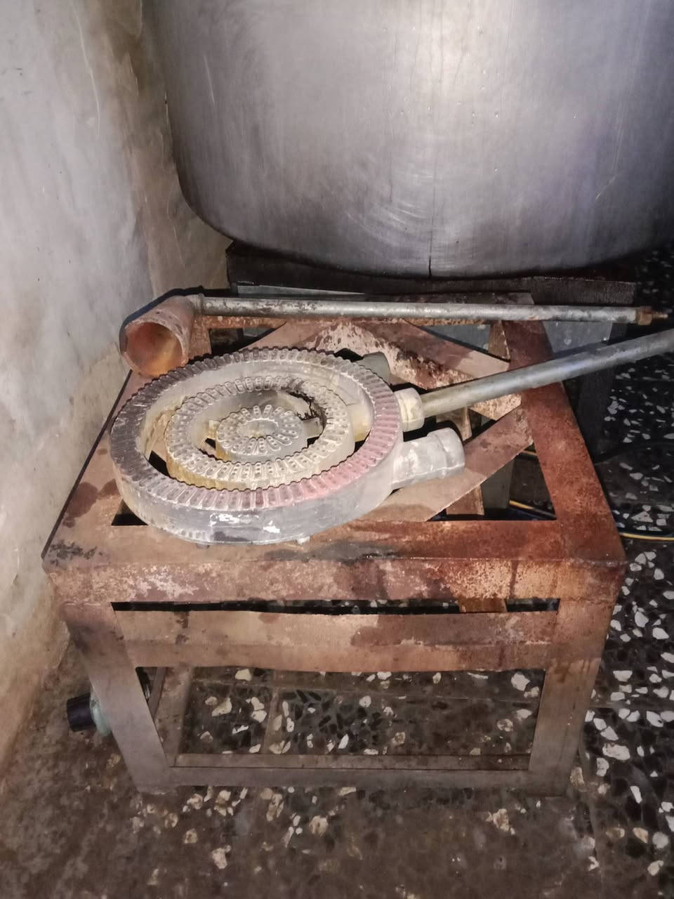 غراض مستعمله شهرين عربانه سل ستيل وميز سل ستيل اصلي غراض جديده بعدهن مكان بغداد ***********
