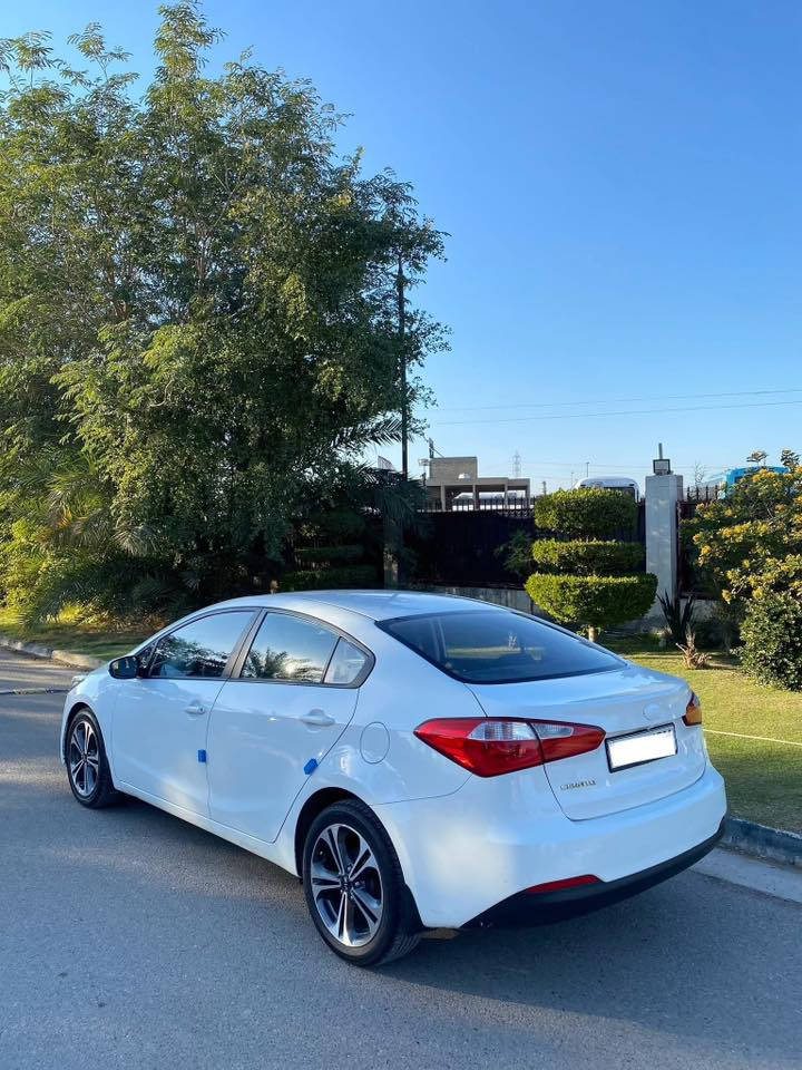 سلام عليكم
كيا سيراتو خليجيه كفاله من صبغ بيها بارد 
بلخشم مال جاملغ الامامي كد شبر 
وبلصندوك بيها شوي بارد جوه لرقم وبلحافه
الفوك ورصعات باقماره حالوب ٣ رصعات اوًاربعه بفقط كير مكينه حداده جاهزه تخم تاير 
رقم سليمانيه بسمي تحويل هزه جديده 
السعر ١٢٥$ وبها مجال حك لجيه 
مكاني مدينة الصدر 
***********
