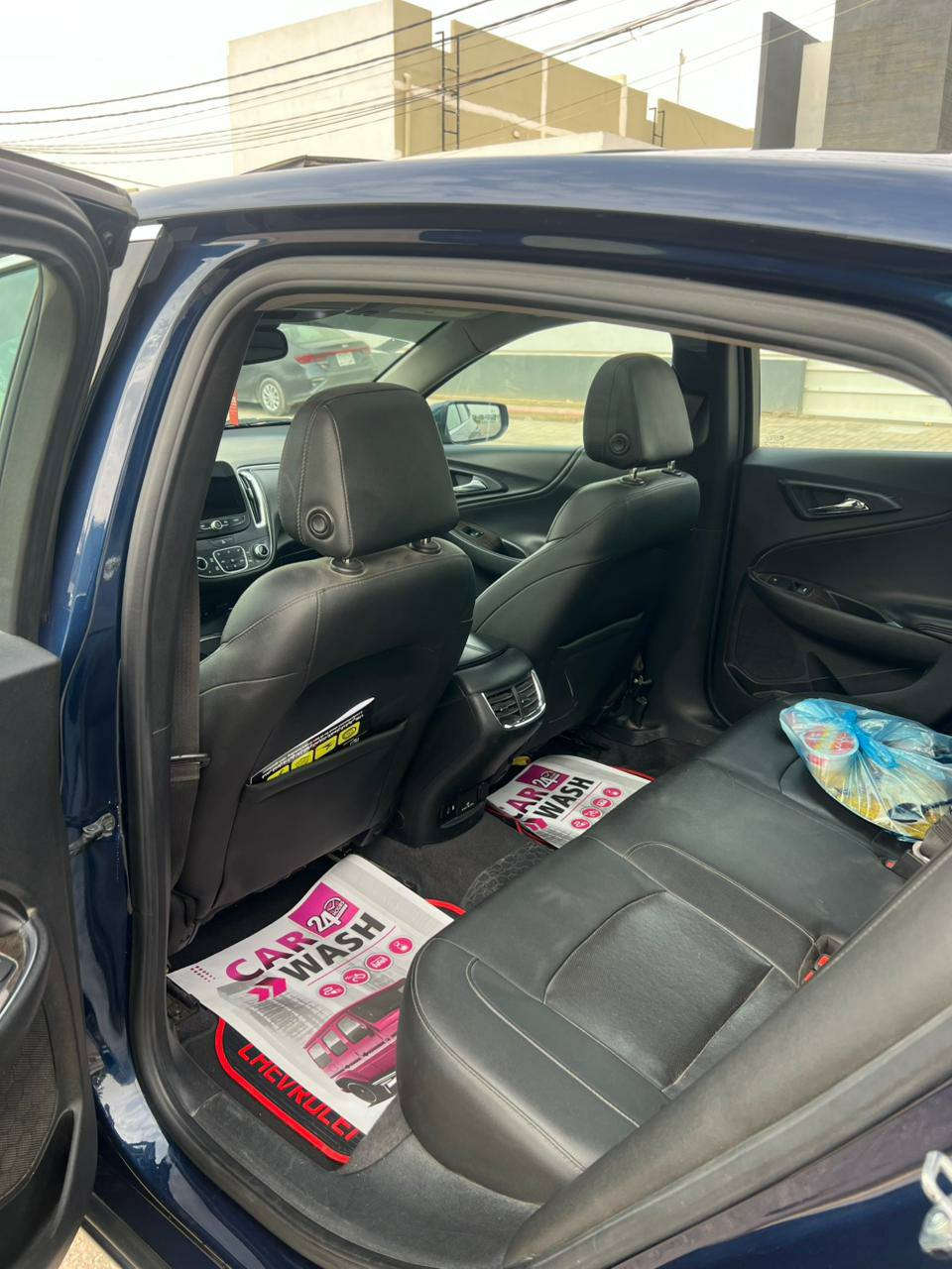 السلام عليكم 
ماليبو 2020 بريمر فول واحد على واحد 

ضرر قطعة وحده تبديل جاملغ جهة الصدر بلادي ايرباك استيرن فقط باقي كفاله 

محرك 2000 تيربو

كير ATF 9نمر

مميوري خزن كشنات

بنراما

اصطفاف ذاتي

مانع تصادم

انحراف مسار

حساسات

سماعات سس

كشنات جلد 

تدفئه تبريد كشنات

وباقي مواصفات الفول معروفه

السعر 135 

مكان السيارة بابل حله
‏‪0784 735 9842‬‏
