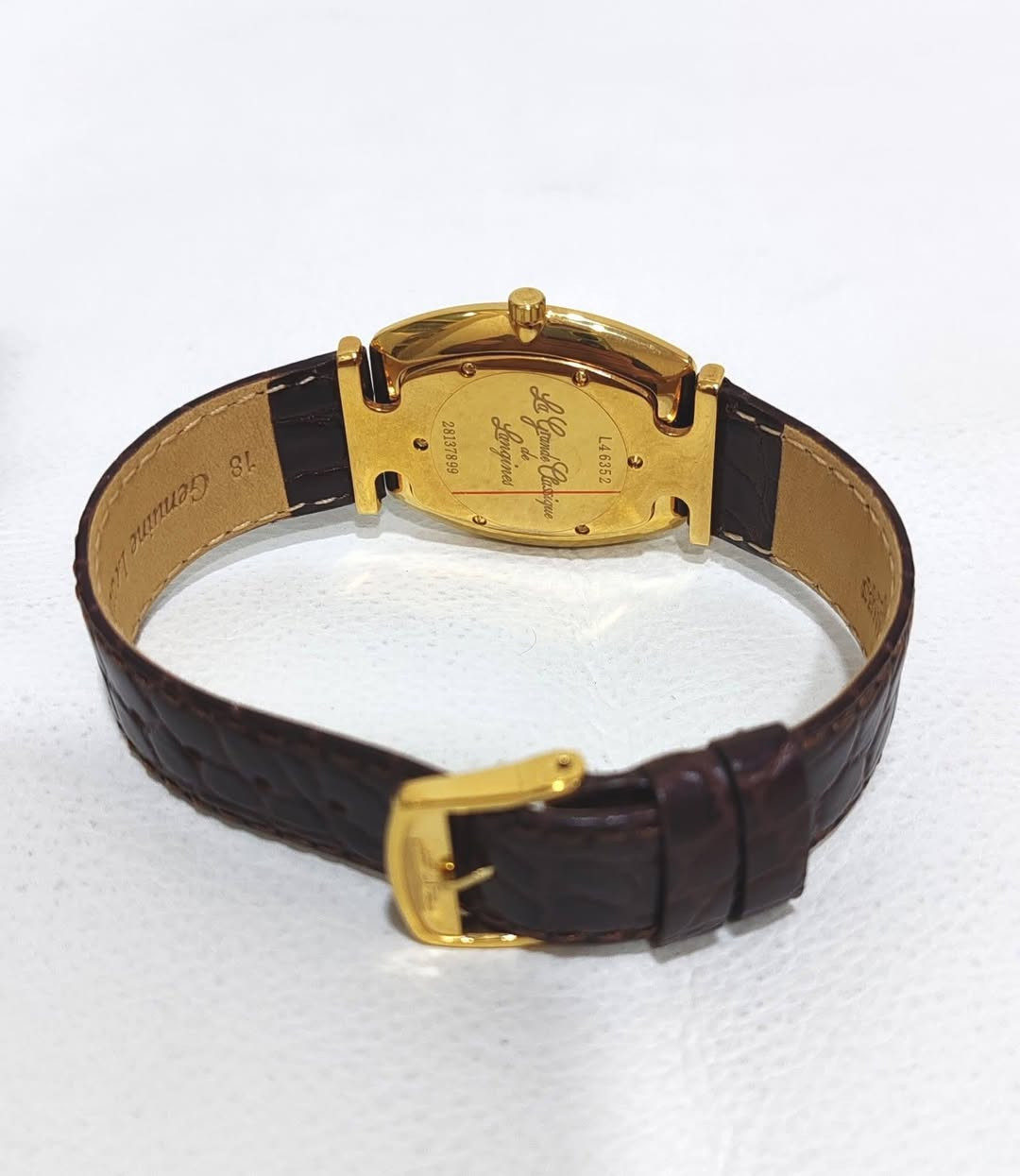 ساعة رجالي لونجين  LONGINES
SWISS  MADE
صناعة سويسري اصلي
غير  مستخدمة لوك
القطر  32  في  30
ساعة مميزة  سير جلد طبيعي لون بني والاطار ذهبي والمينة بيضاء والارقام لاتينية
السعر  220  الف


**إذا كنت صاحب هذا الإعلان وتريد حذفه لأي سبب، رجاءا أرسل رسالة إلى الدعم الفني**