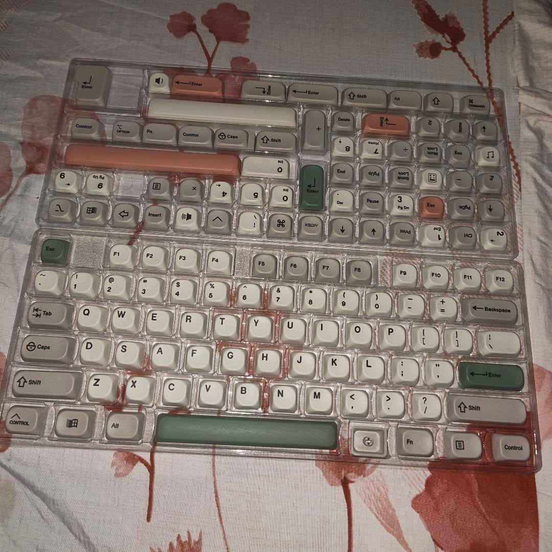 السلام عليكم
كي كابس كيبورد للبيع
باقي تفاصيل⬇️
واتساب
***********
