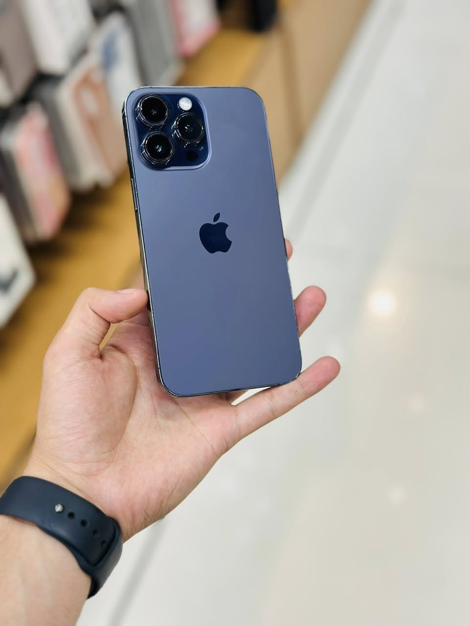 🔥🔥550 الف دينار فقط🔥🔥
❤️ايفون 14 برو ماكس دبل خط❤️

ذاكرة 256
بطارية 100‎%‎
نضافة عالية
شاشة 3 خيارات
فيس ايدي شغال
اي خلل مابي جهاز
كامراته صوت استخدام
فقط مستبدل شاشة وبطارية

الاتصال:***********
العنوان: النجف الاشرف
