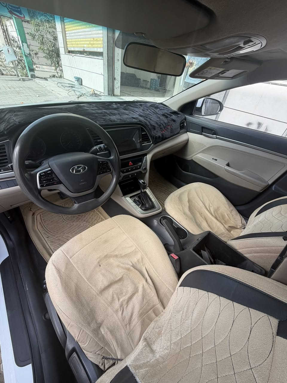 الانتره سوبر  مديل 2018مكفوله من الضربه عده باردات بيهه  السياره جاهزه من كلشي تخم تاير جديد تبريد حداده من كلشي مطلوبه لشريكت فاخر عبدالله السعر 123وبيها مجال الرقم ***********
