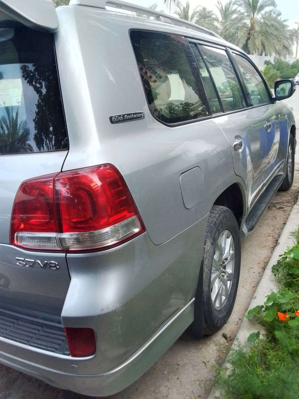 السلام عليكم للبيع لاندكروز موديل  ستينيه١١صلي  رقم بغداد بسمي
فول مواصفات
بصمه تشغيل
بصمه ابواب
فتحه سلايت
كشنات جلد 
زراكات
ثلاجه
المحرك وكير كفاله عامه 
هذه جديدة
سنويه لغايه26
تحكمات ستيرن كامله
صبغ دعاميه الاماميه فقط
مثبت سرعه
شاشه ايباد
سبعه راكب
ثلاث قطع تبريد
محرك v8 5700
حساس امامي
حساس خلفي
العنوان بغداد 
***********
