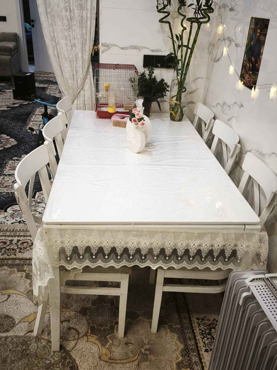 ميز طعام منشأ تركي 6 مقاعد
العنوان روناكي قرب جامع الشهداء 
السعر 250 وبيه مجال 
وغرفه نوم صاج داخل وخارج السعر 2و800 وبيه مجال 
للتواصل الاتصال على الرقم ***********
