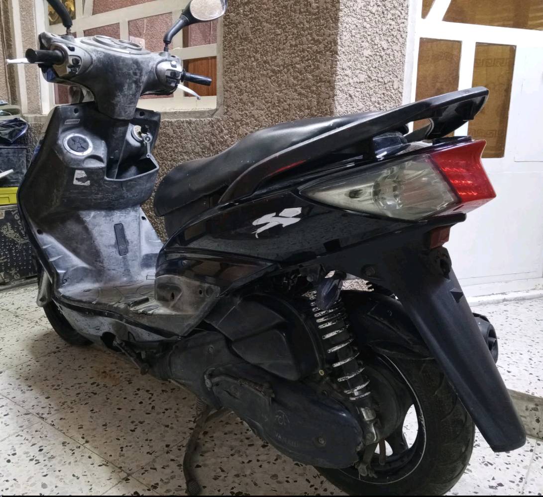 سكنس فحل ياباني  نوزل خطين نضيفه وكامله وجاهزه مال بيت مكينه  نضيفه وناعمه لاتنقيص ولا تبخير ولا نضوح ولا صوت شغاله سلف وهندر كهربائياتها كلها شغاله مابيها نقص اوراقها موجوده الدراجه ربع ماتصرف عليها مكاني بغداد السعر 700 وبيها مجال ***********