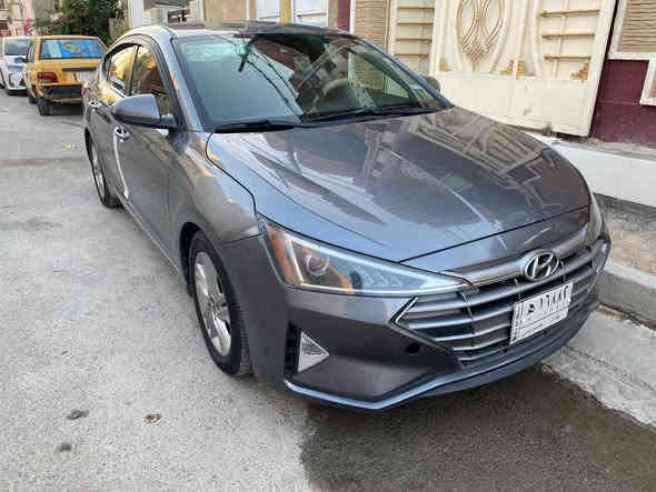 السلام عليكم للبيع
النترا 2019امريكي 
نص فول
مكينه2000دوش
ثلاث انضمه قياده(سبورت/سمارت/نورمال)
كير ATMالمرغوب
شاشه كبيره 
كامره دواره
تحكمات استيرن
تحكمات بلمري
لايت زنون
مانع انزلاق
رادارات امامي جانبي نقطه توقف
تحديد مسار
السياره بيهه نص الجاملغ الخلفي صبغ
صور الحادث مرفقه بالمنشور
رقم الهاتف‭٠٧٧٦ ٦٢٦ ٥٤٦٤‬
السعر140
رقمهه بغداد
مكان السياره بغداد الشعب
