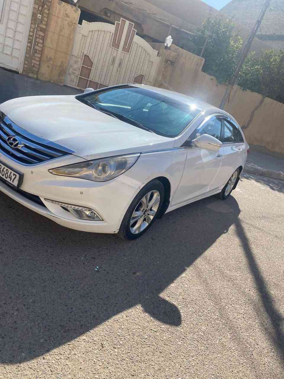 سوناتا ٢٠١٣
الضر كما موضح بسونار 
تبريد قطعتين
شفتات ستيرن
گير ممفتوح
محرك مجفت جديد
سنويه جديده
السعر107 وبيها مجال
***********
اتصال او واتساب
