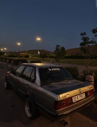 بي ام E30 • زعرة