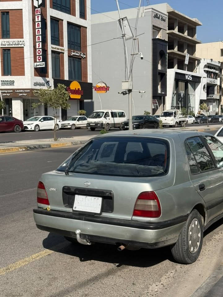 السلام عليكم
نيسان سني موديل 92 سنوية لحد 29 ستيرن بور محرك1.6 توماتيك و سلايد 

سعر 26 وبيها مجال 

***********
