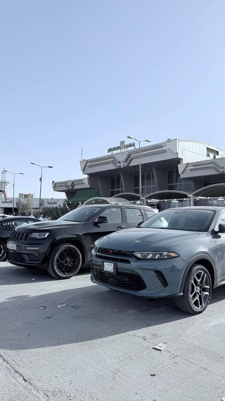 dodge hornet GT / دوج هورنيت
الموديل : 2023
المحرك : 2000 توربو 

#المواصفات
بانوراما
شاشة حجم كبير
كار بلاي
كشنات جلد + كهرباء + ذاكرة
تدفئة وتبريد بالكشنات
تدفئة وتبريد بالستيرن
شفتات تحكم بالستيرن
تبريد قطعتين امامي + خلفي
المري الجاني تدفئة و اشارة ورادار
رادار امامي + جانبي
صندوق كهرباء
حساسات خلفية
كامرة خلفية
رادارات امامية + جانبيه
قيادة ذاتية
مانع تصادم
نحديد مسار
نشغيل عن بعد ابواب دخول ذكي
دفع رباعي AWD
كير 9 نمر
سماعات harman/ kardon عدد 14 سماعة
كيجات دجيتل رقمية
نضام اوتو ستوب لتوفير الطاقة اثناء الازدحام
type c + USB مدخل شواحن
wireless charger شحن لاسلكي

مرقم جاهز رقم بغداد 🇮🇶
السيارة اعلى شي بالمواصفات 1/1مراوس


**إذا كنت صاحب هذا الإعلان وتريد حذفه لأي سبب، رجاءا أرسل رسالة إلى الدعم الفني**