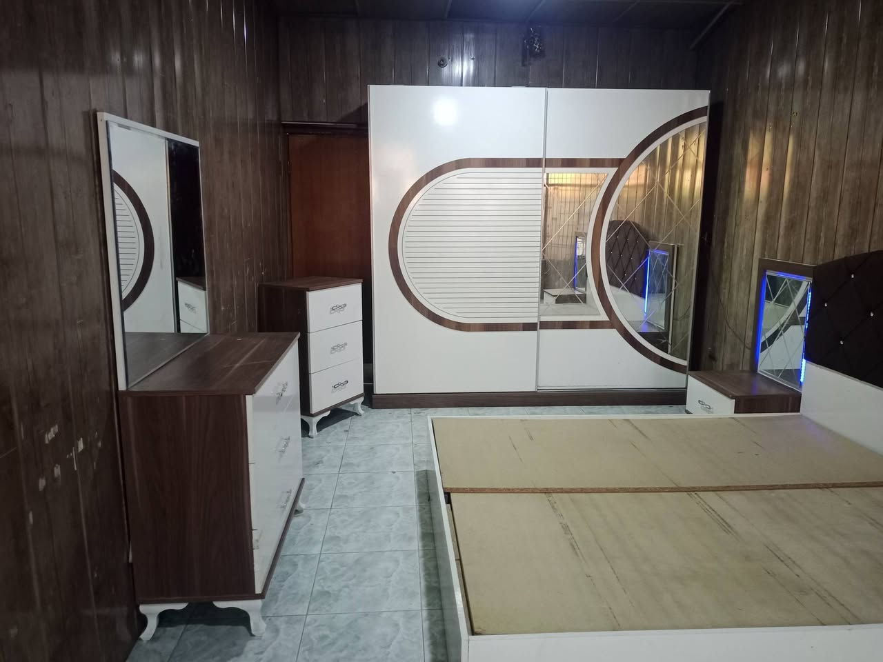 غرفه النوم تركي للبيع سعر350 اتصال هذا رقم *********** قطعه 6
