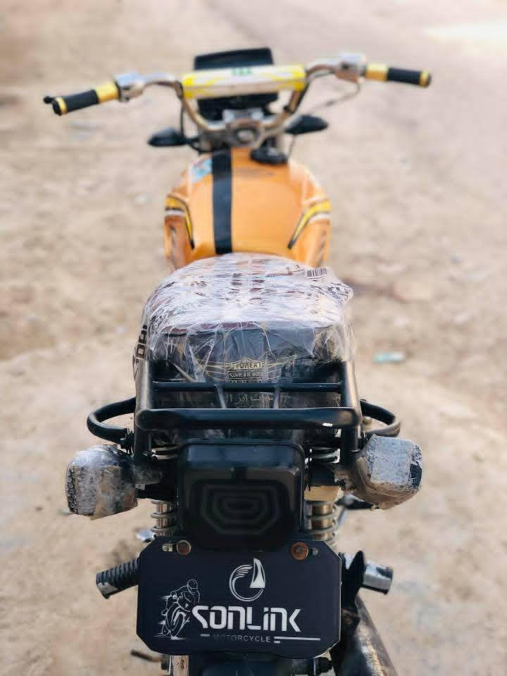 يالله السلام عليكم➡️ 
دراجة تايكر لبيع موديل 2024 كهربائي كله💥 🧡 شغاله اوراق كامله محرك مامفتوح زوج تايرات👌 جديد مكاني ديالى دل عباس سراجق سعر 450💞 وبي مجال  📞 ***********📞
