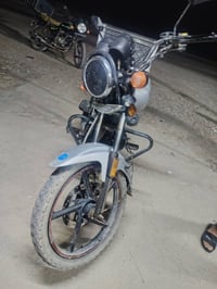 شباب دراجه البيع موديل ٢٣ مكلف بلنشر رقم صاحب الدراجه 07714684707