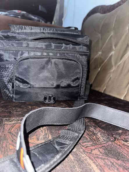 Sony a7iii shutter 2.2k
مع عدسة 24-70mm فتحة 4 sony مع جنطة وكت تنظيف ومايك hollyand m1 single
يعني باختصار تشتريها تطلع حجوزات كبل
السعر مليونين و100 بيها مجال مرتب للشرايه

رقمي واتساب ***********
