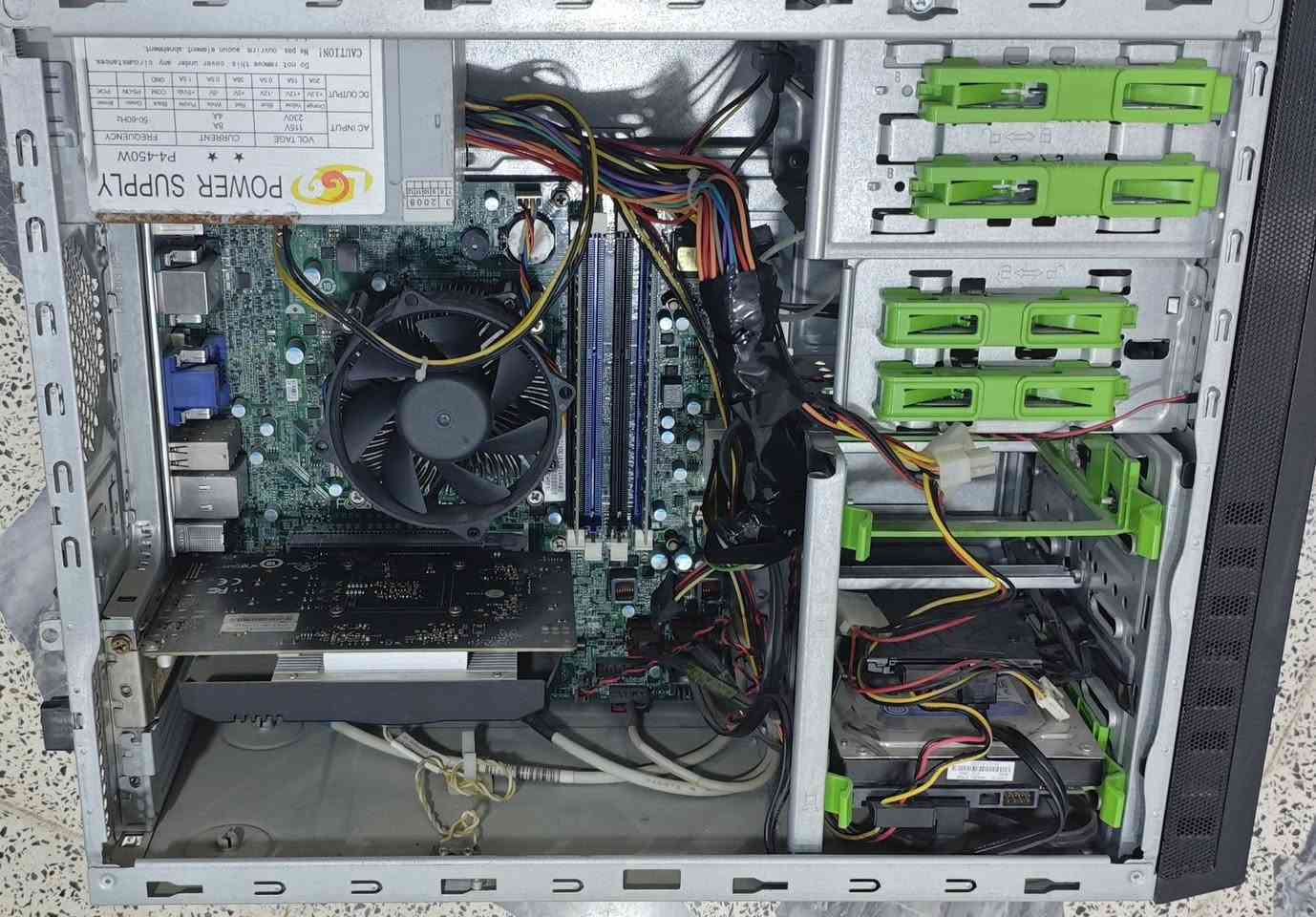 بيس تجميعه لللبيع نضيف موصفات بل صورة 
بيع بدون هارد (سبب لان يرجع اغراض)  بيس شغال كلشي  بي مع هديه كيبورد و موس.       كلي سعر اذا يعجبني ارسلك خاص  للستفسار اتصال ع رقم
***********
