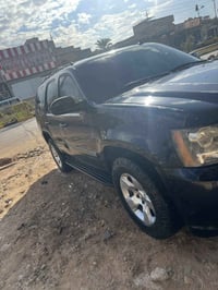 أدوات أدوات  مكفولة من الكص والسرقة  تاهوموديل 2008  داخل اسود جلد كشن...