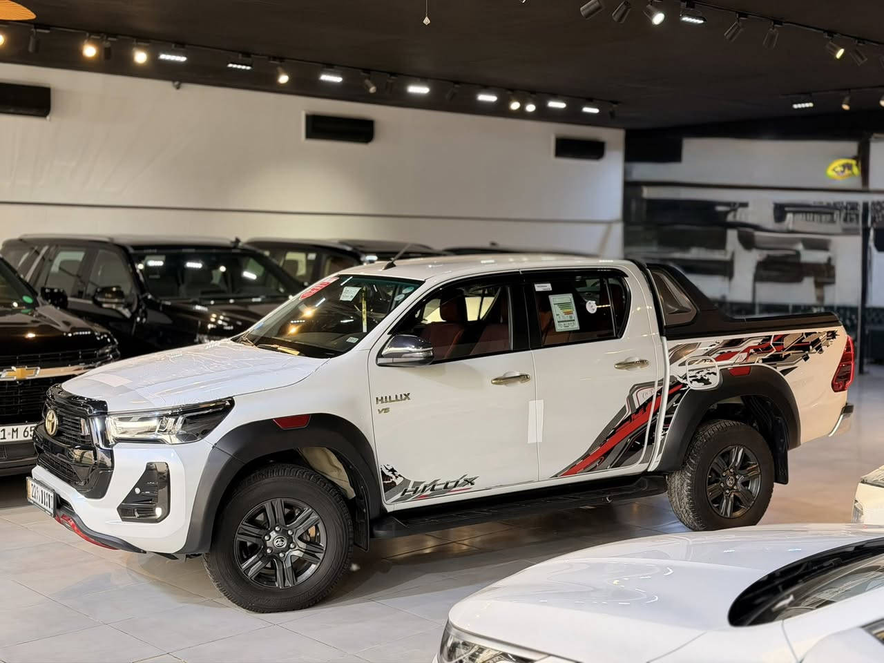 بيكم هيلوكس 2024 تي ار دي
مكفوله كفاله عامه  
مواصفات 
بصمه تشغيل 
بصمه ابواب
شاحن 
كشنات تدفئه تبريد
قطعتين تبريد
اشاره ترحيب
بنيد جكات
6 سلندر
شاشه كامره خلفيه 360 درجه
وباقي المواصفات المعروفه
رقم اربيل بسمي
مراوس حسب القناعه   
للاستفسار اتصل غير متواجد ع فيس
***********
