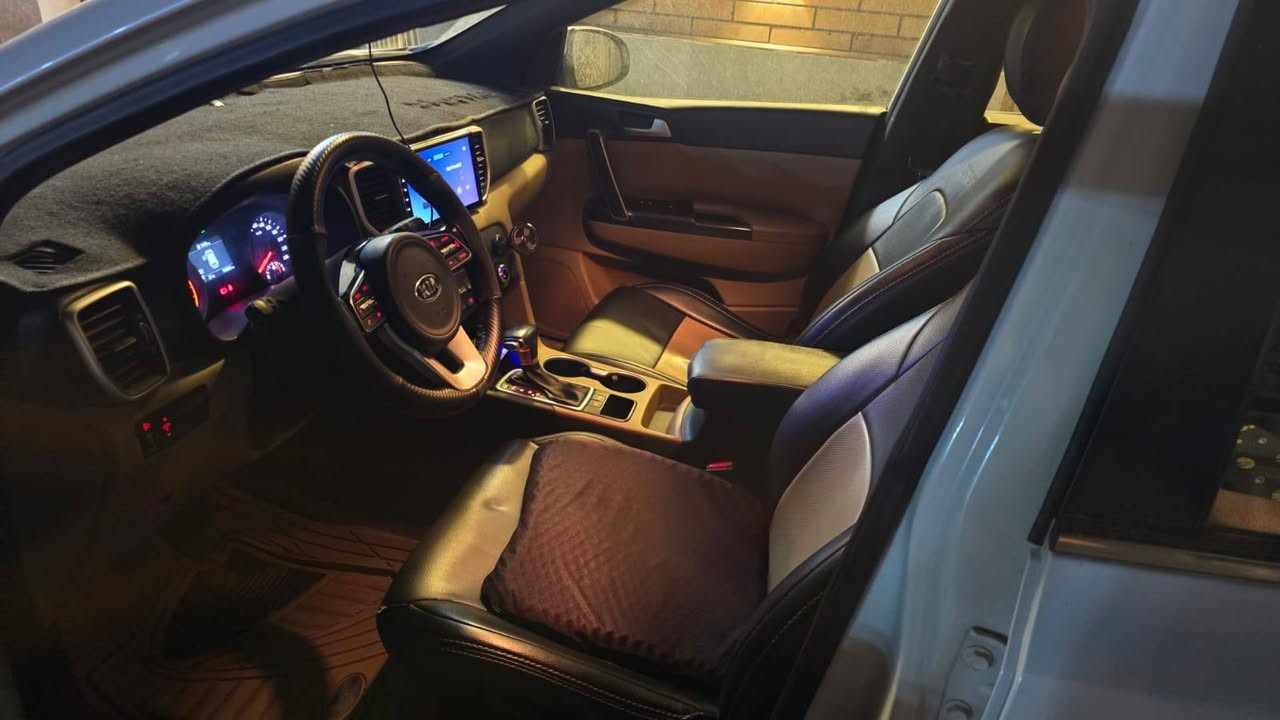 سبورتج  2019  شكل  20   

خليجي    رقم بغداد  بأسمي  

سويج  قمارة حديد  

مري شفط تبريد قطعتين 

كشنات مخمل مغلفهن  جلد  

ثلاث وضعيات قيادة  محرك  2000  دوش 

سيارة  مكفولة من الصبغ  والتبديل
 
 بيها بارد بلباب الخلفي فقط 

السيارة بلادية  برغي مامفتوح بيها  

السيارة اخذتها بموديلها   زيرو  لليوم على ايدي  هسه ماشية  74  

مكانها  بغداد   السعر  187 

  الاتصال  *********** بغداد, العراق
