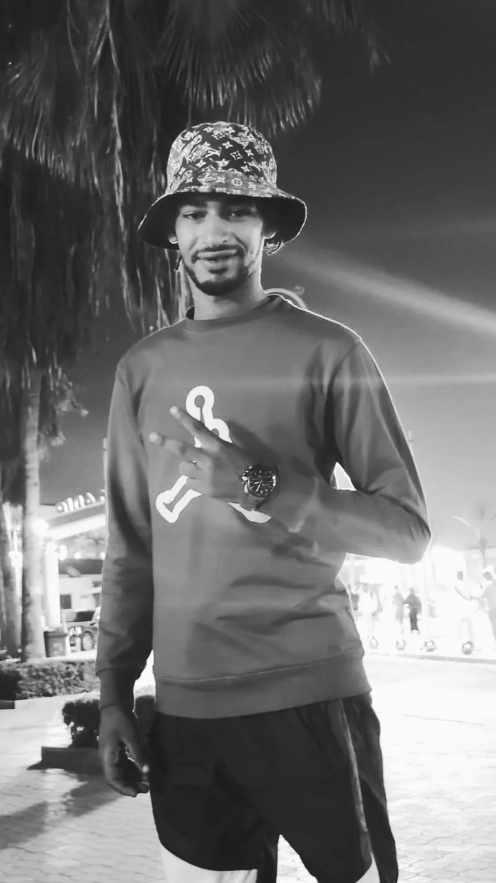 الى ماعطاتكش واحد البلاصة بدلها و ربي ما كايسد باب حتى كايحل بيبان و قريب إنشاء الله غانرجعو للتجارة و هاد المرة بجهدو فهاد الطيحة لقيت العائلة و شي أصدقاء و راجل واحد فصحابي و  وجات سلعة مليحة من أوروبا و أول فيديو ليا فكازا غاتعرفو كلشي💚🇪🇺🫵

.

#تجارة #بيع_و_شراء #الدار_البيضاء #viral


**إذا كنت صاحب هذا الإعلان وتريد حذفه لأي سبب، رجاءا أرسل رسالة إلى الدعم الفني**