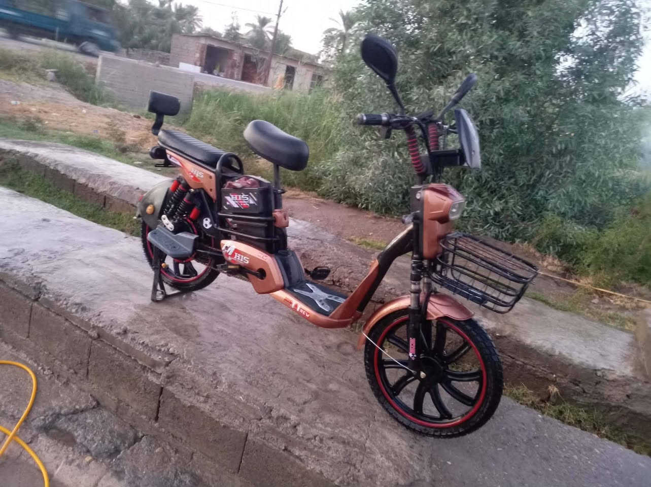 سلام عليكم ورحمة باسكل شحن لبيع موديل ٢٠٢٤ شغل كامل من كلشي سعر ٣٠٠ بي مجال قليل رقم تلفان *********** مكان العباره يم خرنابات
