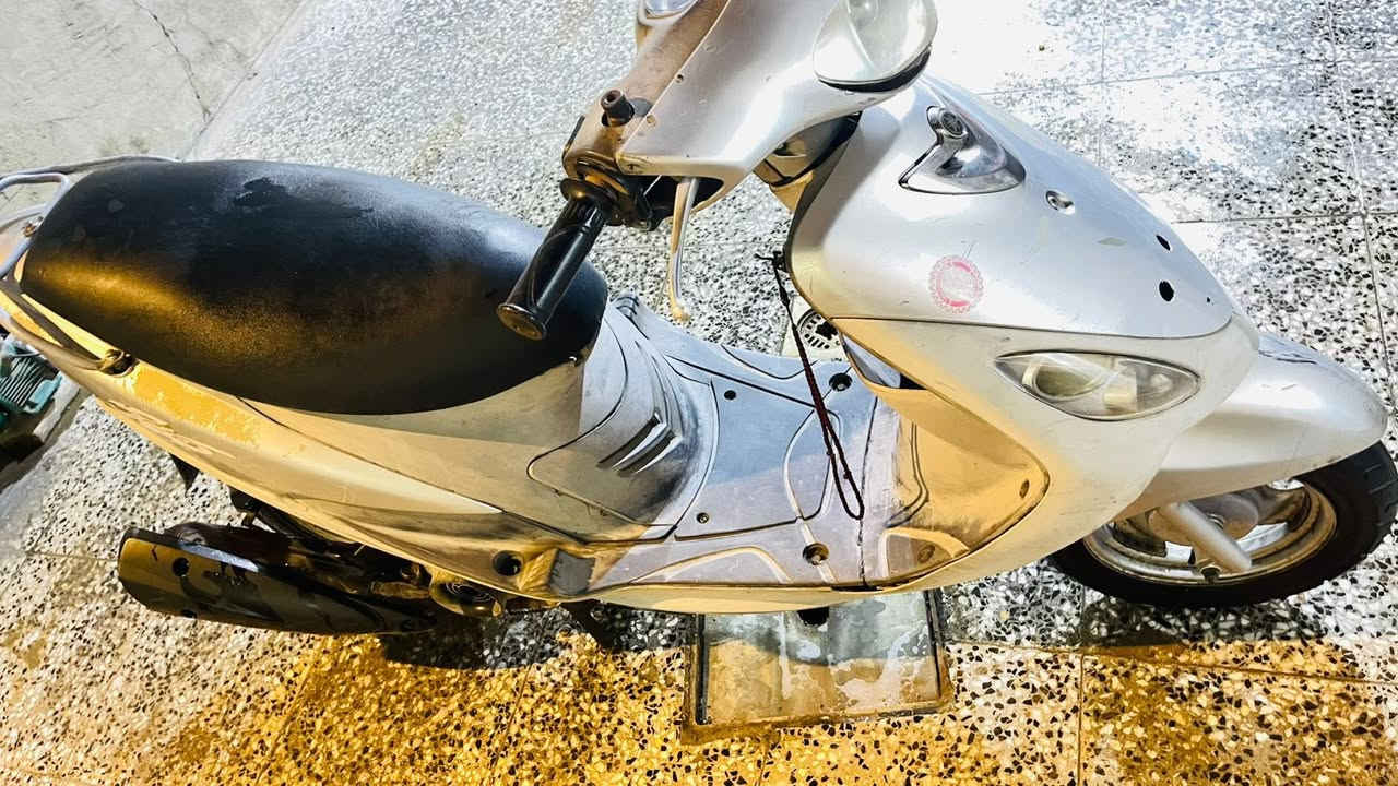 السلام عليكم دراجه ماكس منغولي دراجه نضيفه كفراته ختم واحد دراجه جديده مكينته ما مفتوحه بلاديه سلف وهندر شغال دراجة برغي نقص مابيها اوراق كاملة السعر 650 وبيها مجال مكان الكمالية شارع الاصفر 
الرقم ***********
