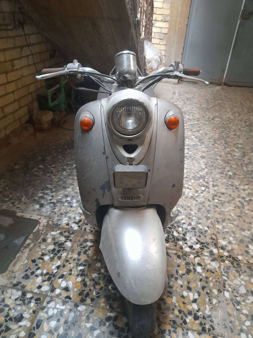 السلام عليكم دراجه عبد الحليم للبيع سعرها 150 الف بيها مجال ***********
