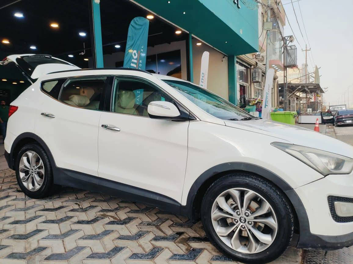 سلام عليكم ورحمة الله سنتافيا موديل 14رقم نجف تحويل مباشر محرك 6 مجفت سياره جاهزه وحلوه السعر 148وبيه مجال قليل للتواصل ***********
