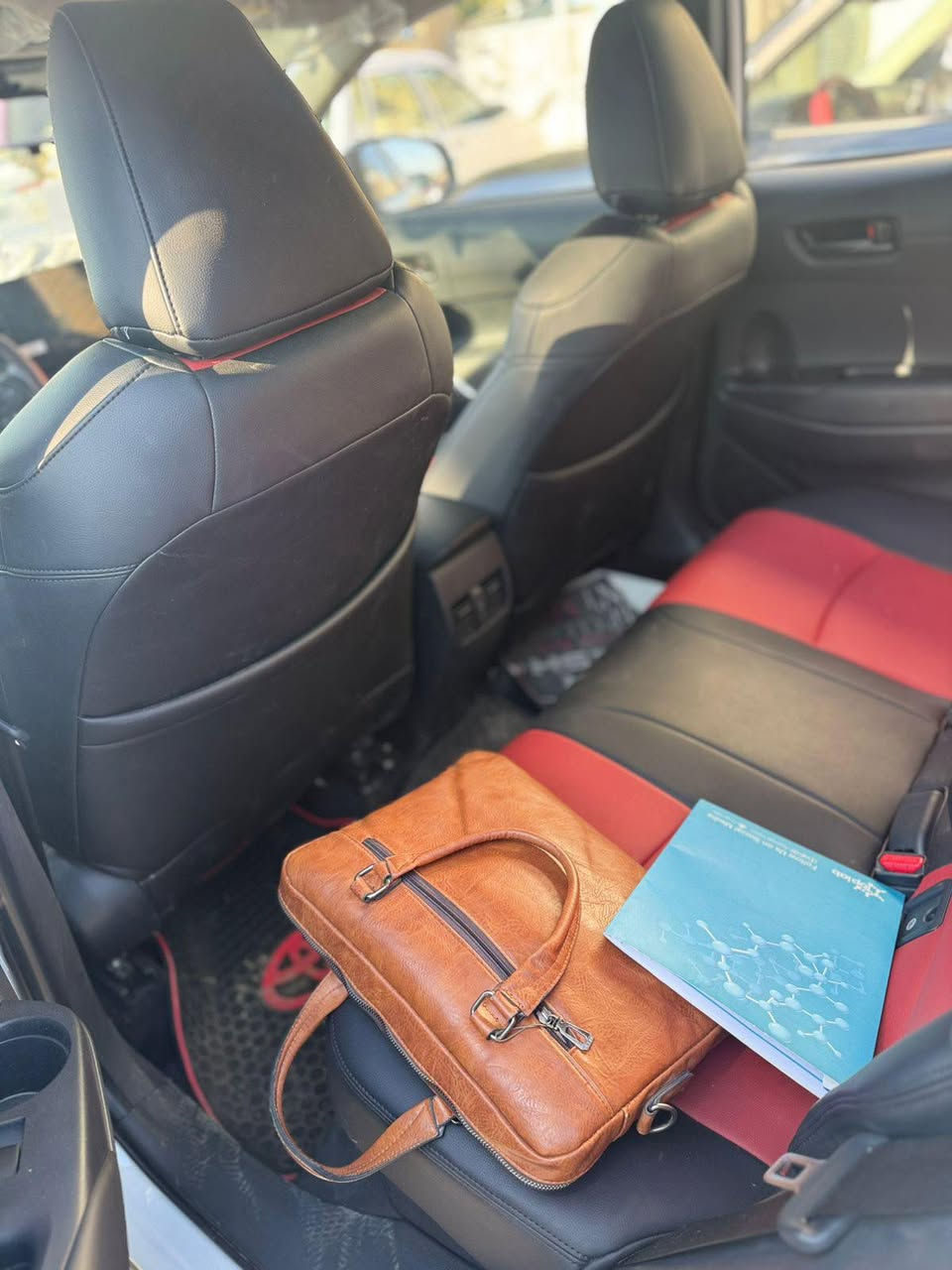 كورلا كروز 2024  السياره فول مواصفات السياره صاحبهه موجود شركة ساز وكالة باب اول ترايهه للبصره سياره عمليه تخبل
كشنات جلد 
تبريد قطعتين 
اربع كامرات 
مودات قياده 
فتحه 
حمالات فوق السقف 
اربع كامرات محيطية
مثبت سرعه 
رادار قيادة  
هايبرد وبانزين تمشيك بلتفويله الوحده ٧٠٠ كيلو 
عارضهه ب ٢٨ مليون الشراي يتصل 
***********
