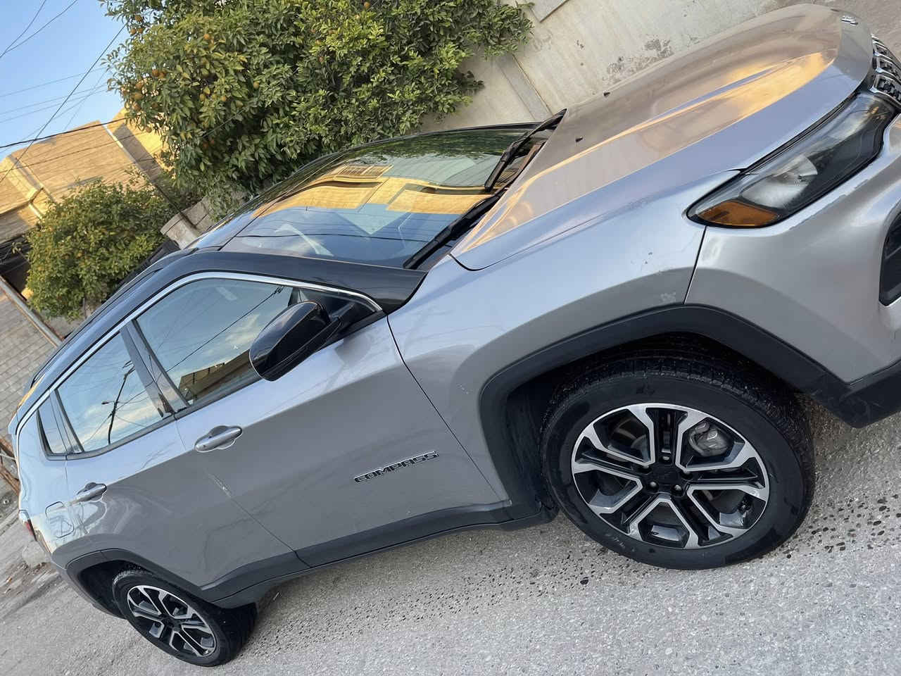 السلام عليكم
جيب كومباس للبيع او المرواسه 
حسب القناعه رقم أربيل مكانها ( الموصل) 
فول موصفات ماعدا الفتحه تشغيل عن بعد 
فول السياره دفع رباعي 4X4 كشنات جلد 
ضررها بوند وربع جامله بارد موضح بل منشور 
ماشيه 33 الف كليلو 
مكينتها 2000 تيربو السياره حلو ومال بيت 
السعر خاص او اتصال عل رقم ***********
الشراي يتصل
