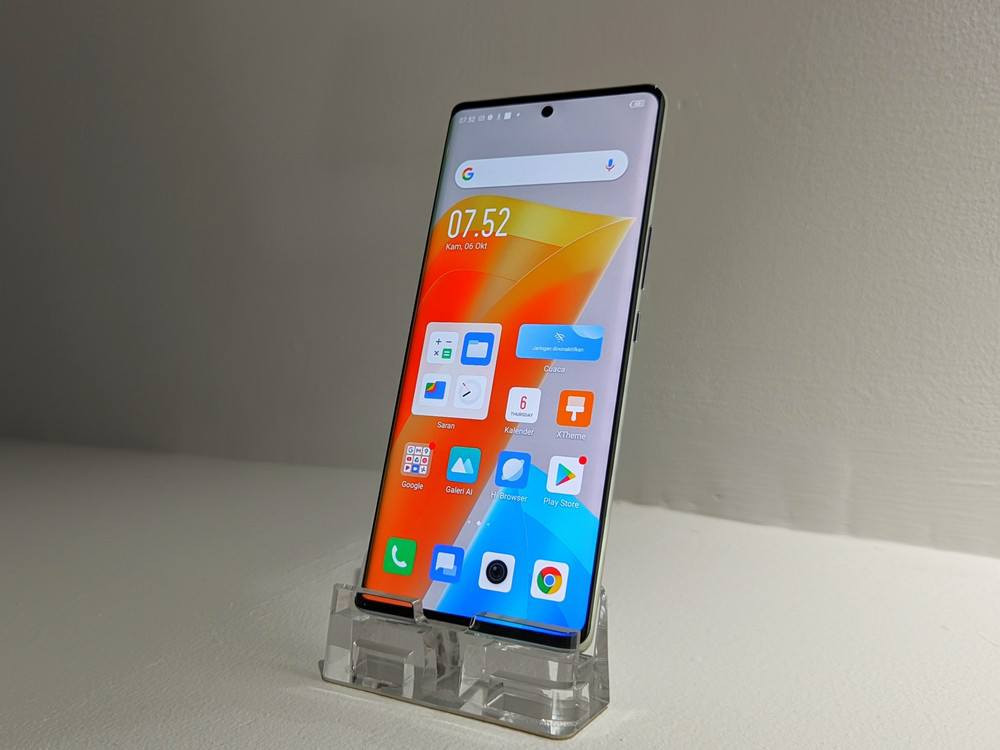 السلام عليكم  انفنكس زيرو الترا 

ذاكره 256 

سرعة شحن صاروخيه 180 واط يعني #يشحن_من_الصفر_الى100٪ بــ 12 دقيقه. 

كاميرا 200 ميغا بكسل .

الجهاز معروف بقوته ومواصفاته من الفئه العاليه لانفنكس.

الجهاز غراضه كامله حتى #وصل_الشراء_والضمان_موجود 
للبيع او مراوس 
مكاني كربلاء *********** كربلاء, العراق
