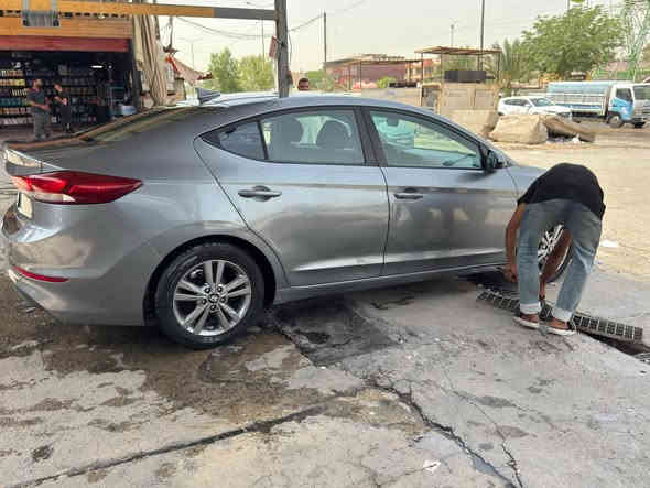 وارد امريكي 2017 ماشية 106 ميل اللون نفطي
حادث بنيد راجع بارد وايرباك ستيرن
بدون صبغ بدون تبديل ليبل واحد السيارة 
فقط البنيد يرادلة تعديل وباب الصدر يحتاجلة بارد 
محرك 2000 
شاشة كامرة انظمة قيادة كروس سرعة مازدات جدد وعدسات زنون
كير مكينة كفالة 
رايدهة ب 130 وبيهة مجال 
عنواني بغداد حي الجهاد
*********** بغداد
