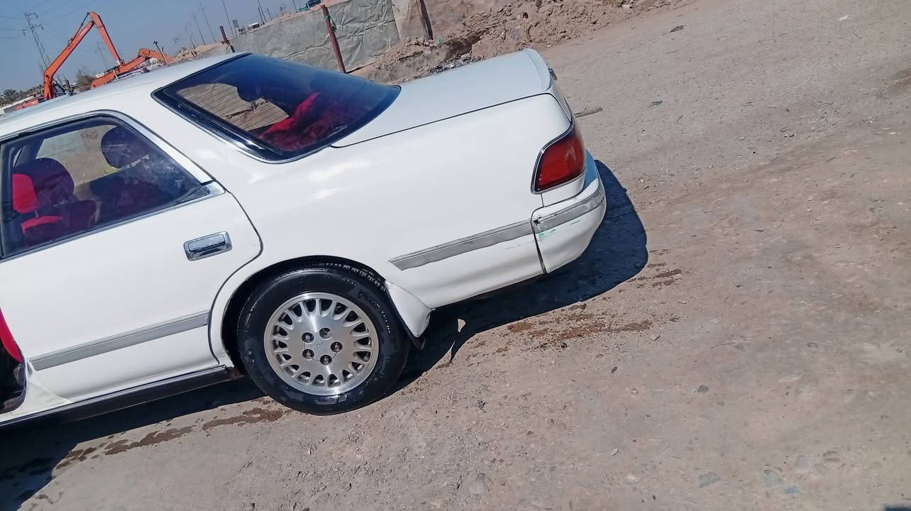 سلام عليكم مارك كصيف البيع موديل 91 سنوية بسمي 2030 رقم نكليزي نجف  مكينه وكير خير من الله تخم تواير قرفته حلوه  حداديه جاهزة سياره نظيف سعره 38وبيه مجال مكاني رفاعي ***********
