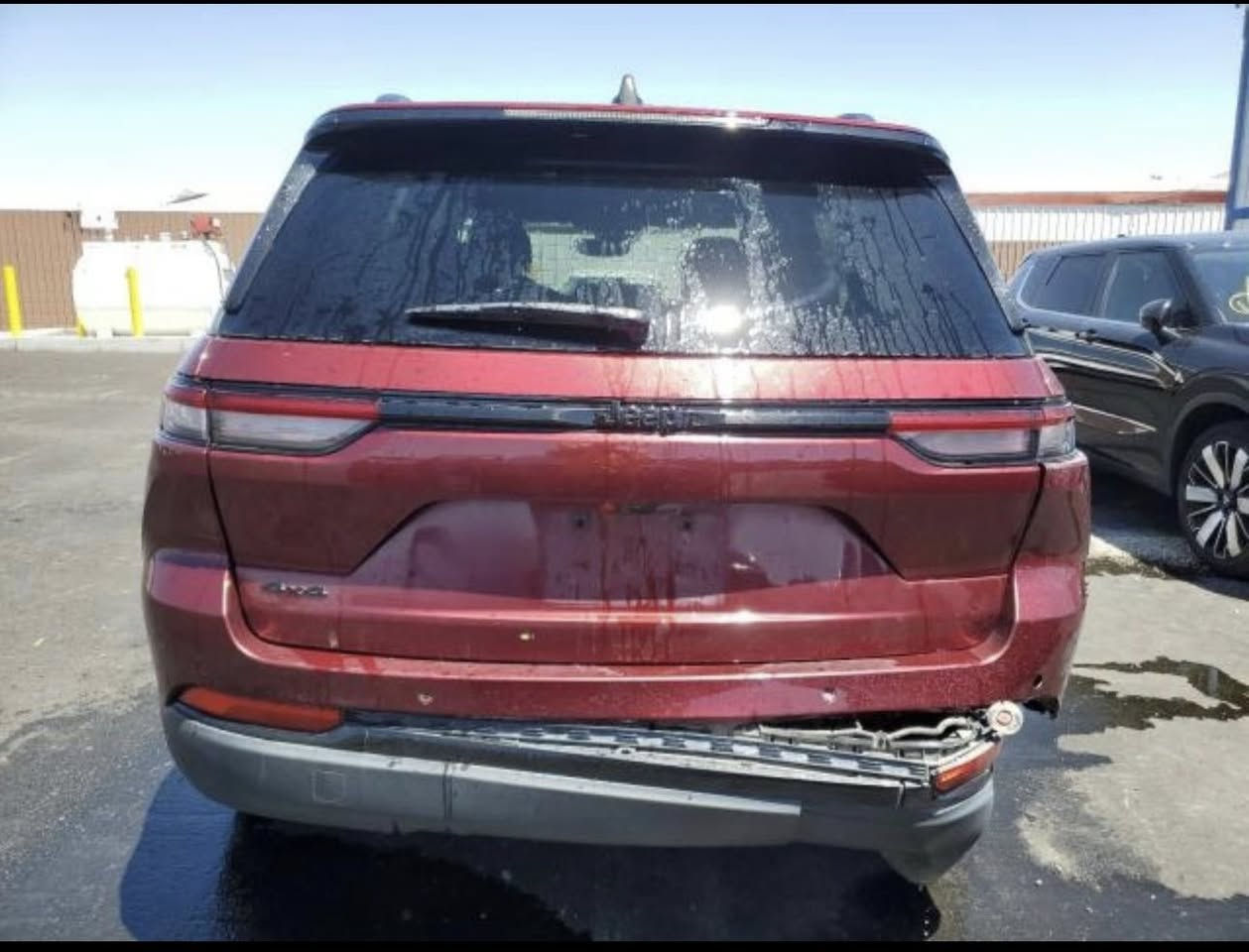 السلام عليكم
جيب بلاك توب موديل 2024

السياره حالياً بالاردن حادثها مثل ما مبين بالصور فقط دعامية وتاير حدادة 
تفيد اصحاب #كتاب_الشهداء 
مكاني بغداد لتواصل أو معرفة السعر عن طريق الواتساب 
***********
