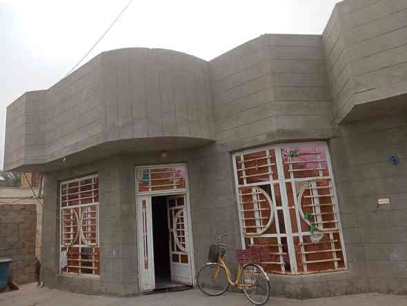 السلام عليكم
الدار للبيع مساحته 375م يحتوي ع بيت طابقين وقطعه 100م
قرب كوين بارك 
يبعد عن شارع حله/بغداد300م 
السعر البيت والقطعه 150وبي مجال 
الشراي  يتصل ***********🙏
