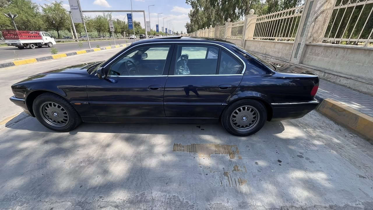 السلام عليكم
BMW حجم740 اصل 8
موديل1995 فول توماتيك فتحه بل سقف
صبغها جديد بدون ضربه بدون اخياس شرط
طخم امامي خلفي جديد
تبريد تدفئه شغال 
منضومة بانزين جديده 
هزه رقم قبل اسبوع 
رقم نينوى اني صاحبها
العنوان موصل حى السكر
***********
***********
السعر 80 بيها مجال 
السياره جاهزه بل كامل شرط
