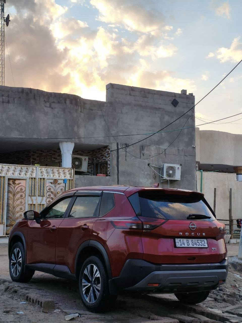 #سلام_عليكم
نيسان روج البيع او مراوس
موديل ٢٠٢٣
كفاله عامه 
مكينه ١٥٠٠ تيربو
رقم بصره ب ااسمي
تحويل ثاني يوم 
مضوربه PPF
موضفاته 
شاشه كبيره 
حساسات خلفيه 
تبريد قطعتين 
شفتات سرعه 
سياقه ذاتيه
نضام ECO
نضام سبورت
بصمات ابواب
٣ رادارات 
السعر 180$
وبيه مجال 
العنوان بصره الهارثه 
رقم الهاتف الاستفسار 
***********
