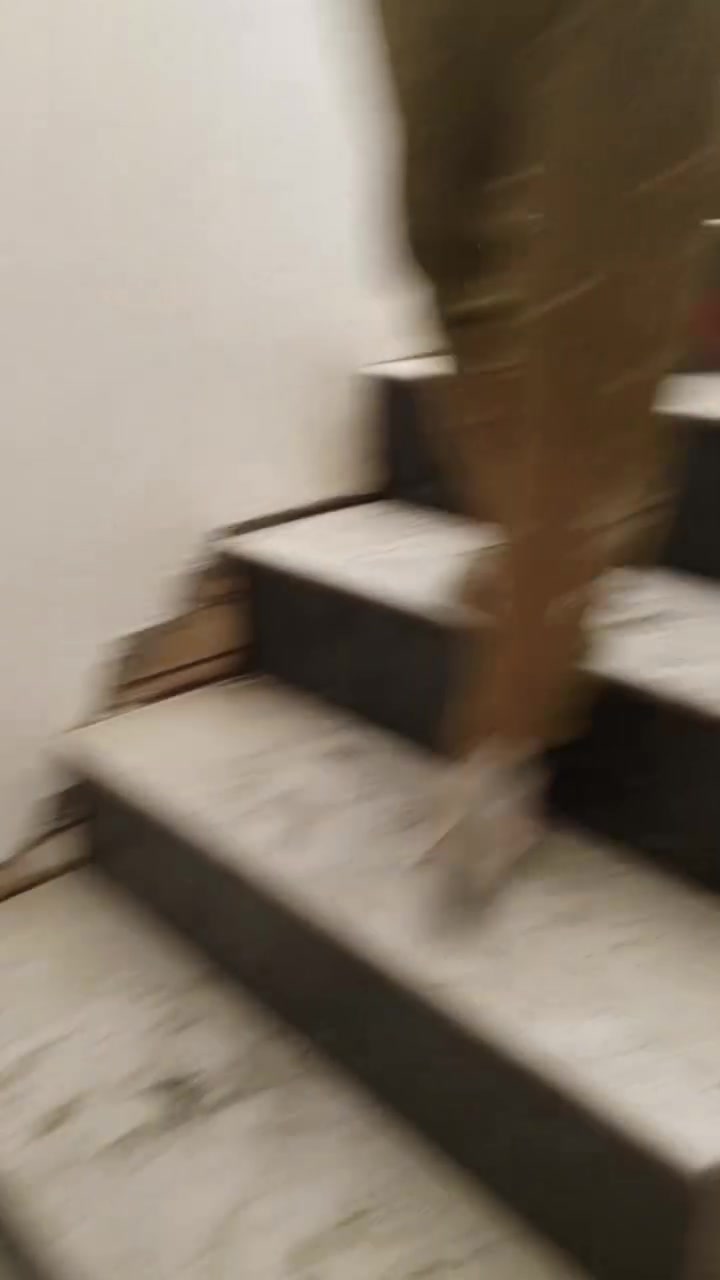 السلام عليكم شغل سيراميك جداري ارضيه بانواعه درج شغل درجه اولى ***********
