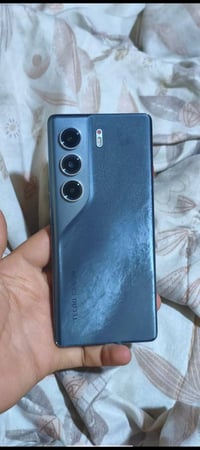 بوكو اكس ٧ برو • تكنو كامون ٤٠ برو • استعمال شهر