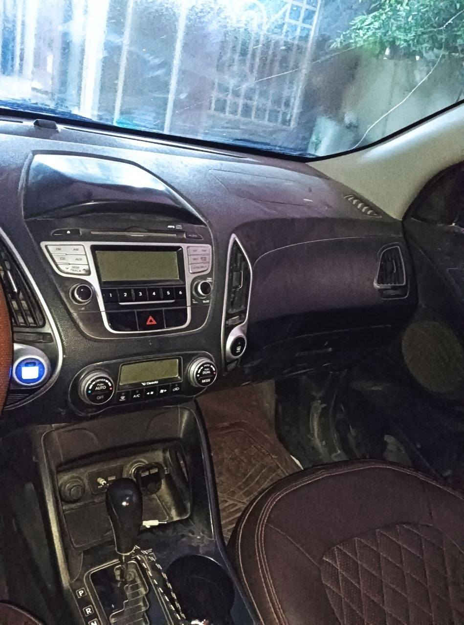 سياره توسان خليجي مكفوله كشنات جلد بصمه 
فور ويل محرك 2400
السعر 140$
العنوان القاسم رقم الهاتف 
***********
